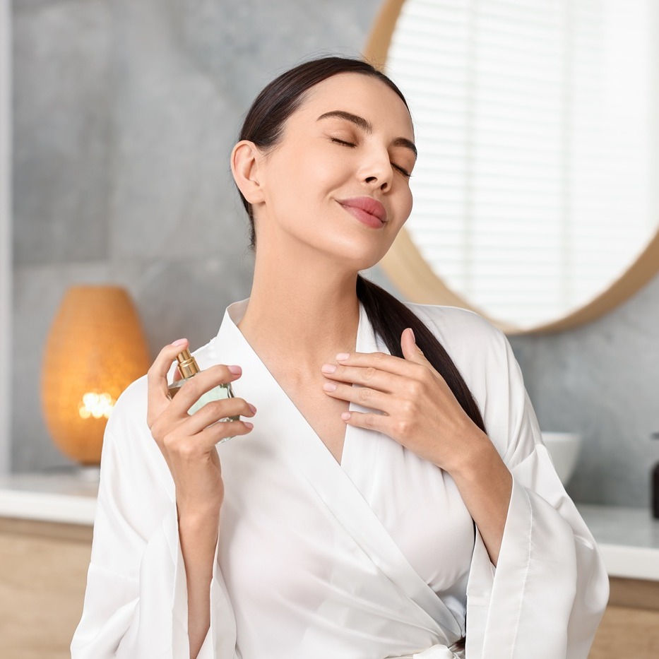 Jak aplikować perfumy, żeby długo pachnieć?