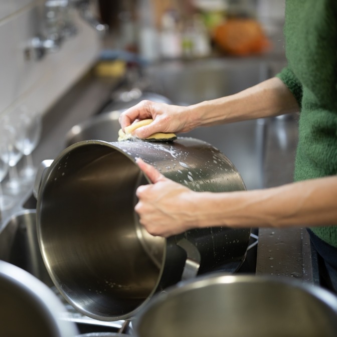 Przypalony garnek – czym go wyczyścić i jak uratować?