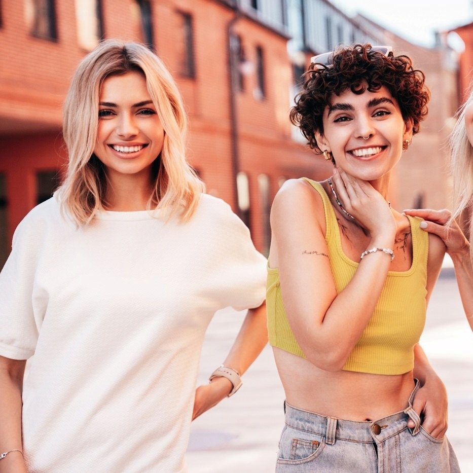 Jak dobrać fryzurę do kształtu twarzy i podkreślić swoje rysy?