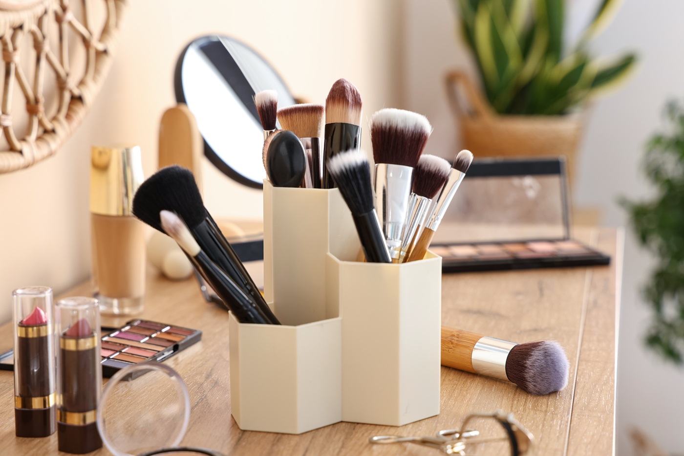 Najlepsze pędzle do makijażu – które modele warto mieć w swojej kosmetyczce?