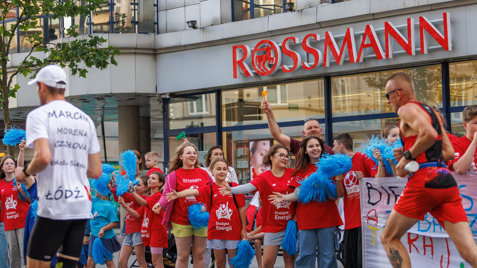 Biegacze podczas Biegu Ulicą Piotrkowską Rossmann Run