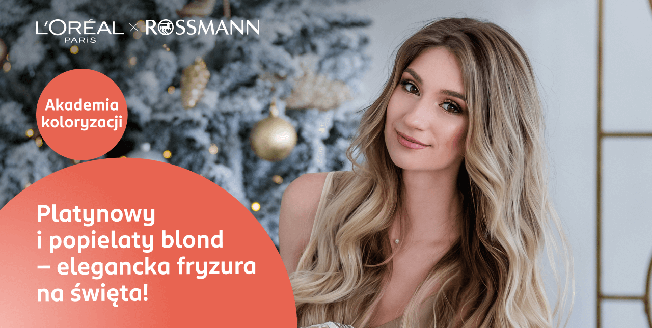 Dziewczyna na tle choinki z włosami w kolorze popielatego blondu