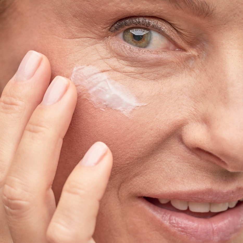 Jak bezpiecznie stosować retinol? Kluczowe zasady retynizacji