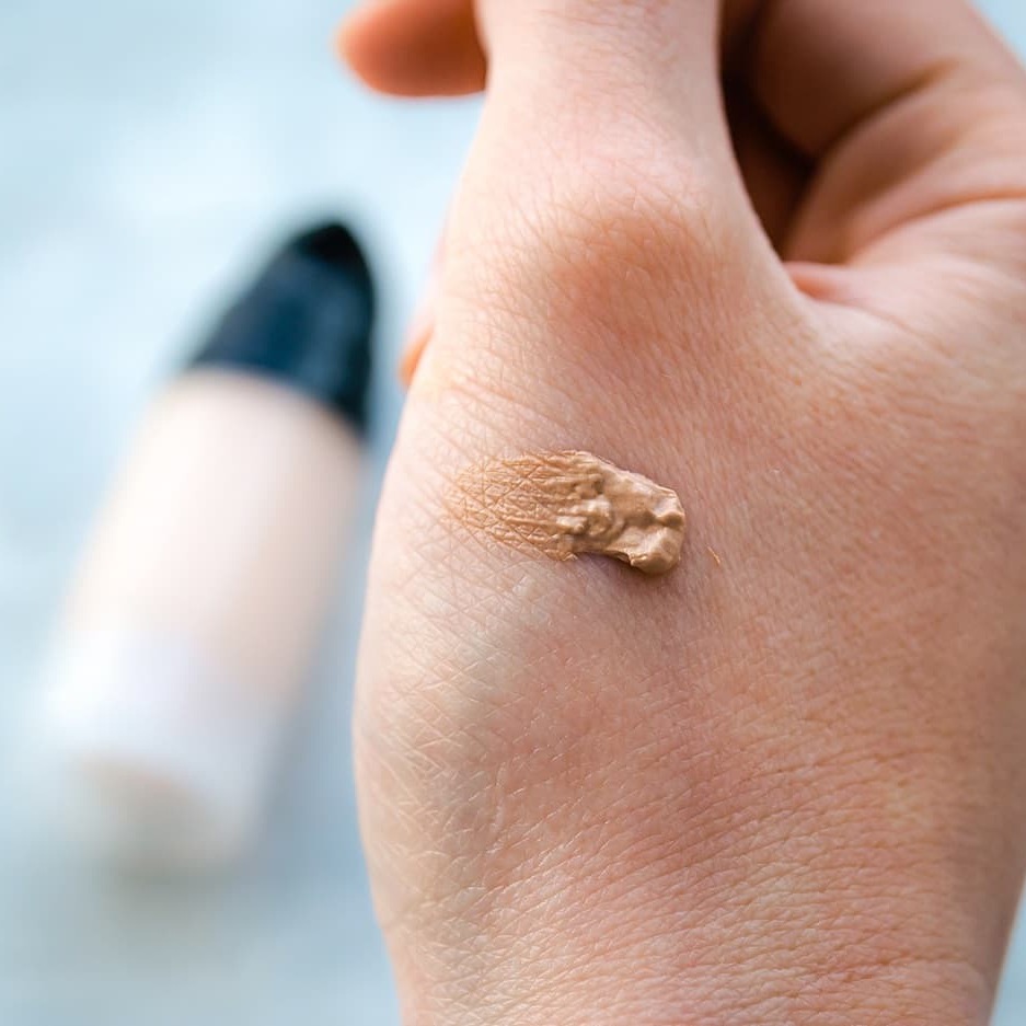 SPF z kolorem a krem BB, CC i podkład z filtrem – czym się różnią? 