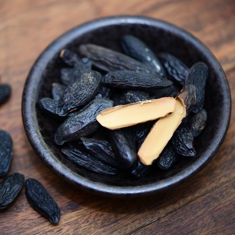 Jak pachnie tonka w perfumach? Przegląd zapachów z nutą fasolki