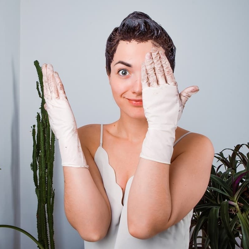 Koniec z farbą? Sprawdź, jak wrócić do naturalnego koloru włosów