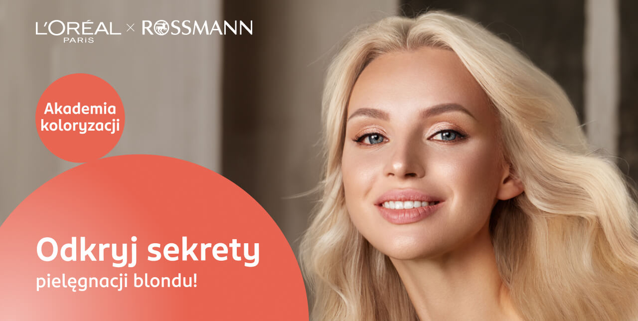 Uśmiechnięta kobieta w blond włosach
