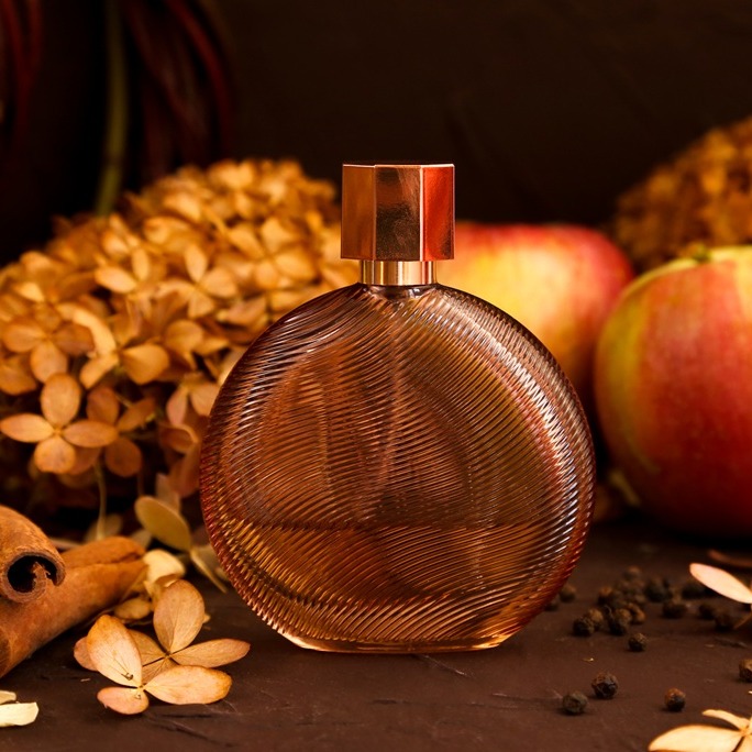 Perfumy na jesień - zapachowe trendy na chłodne dni  