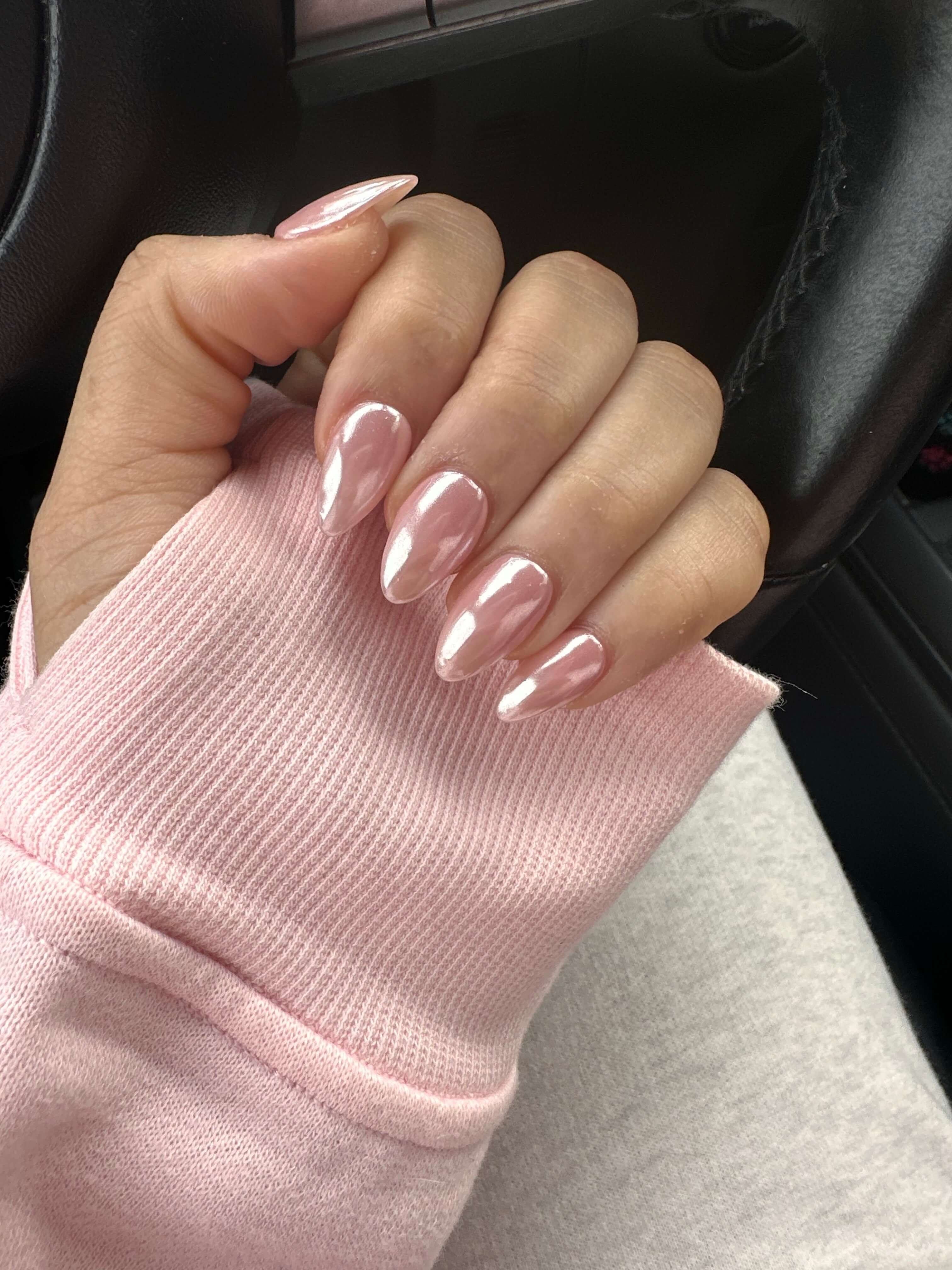 Chromowane paznokcie w stylu glazed donut
