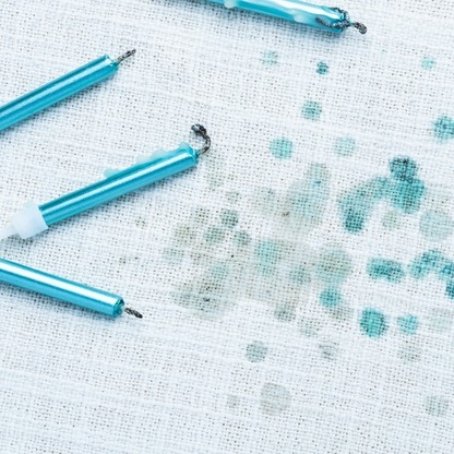 Jak usunąć wosk z ubrań, obrusu i dywanu – domowe sposoby