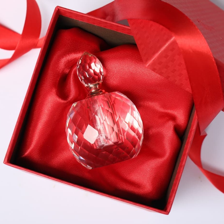 Idealne perfumy na prezent – znajdź zapach, który ucieszy każdego