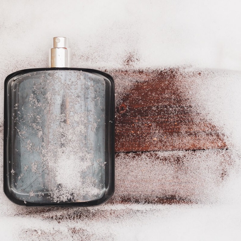 Męskie perfumy na zimę – ciepłe i wyraziste kompozycje