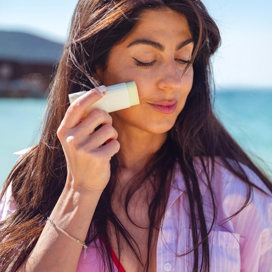 SPF w sztyfcie, czyli wygodna ochrona na co dzień. Poznaj nasze TOP 5