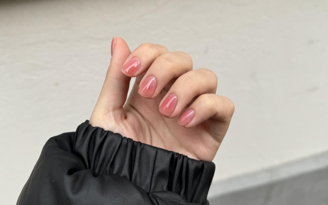 Delikatnie różowe jelly nails