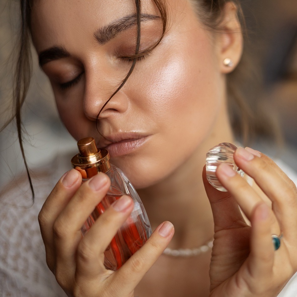 Czym jest refill perfum i jak uzupełnić flakon ulubionego zapachu?