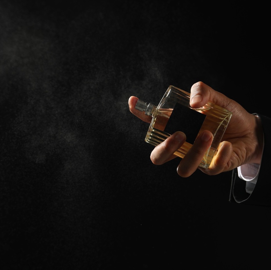 Męskie perfumy z ogonem – co to takiego i jak wybrać najlepsze?