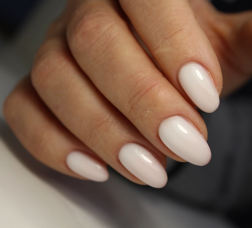 Milky nails migdałki