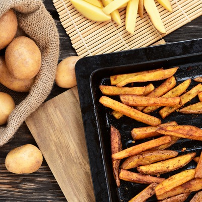 Jak wyczyścić przypaloną blachę z piekarnika – sprawdzone sposoby