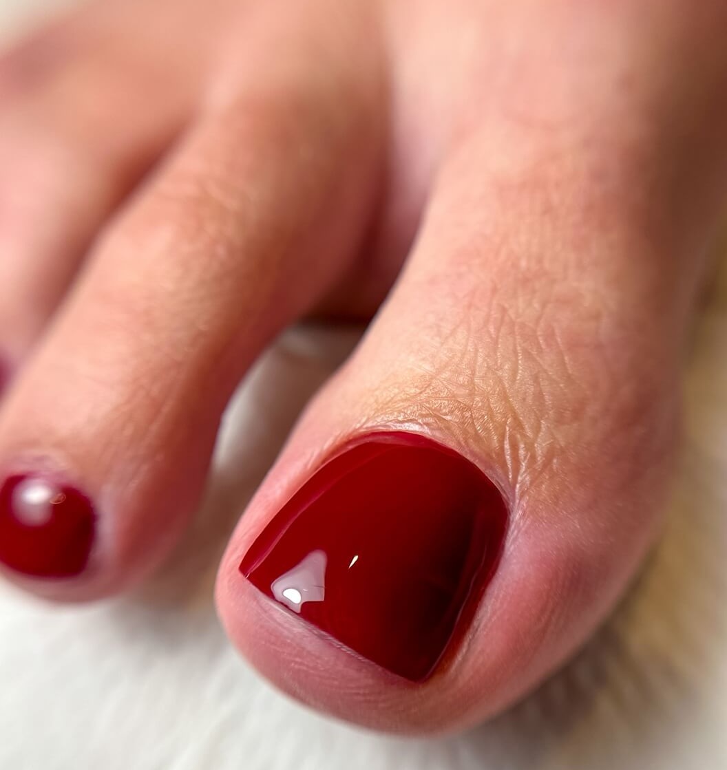 Soft luxury pedicure w kolorze cherry wine