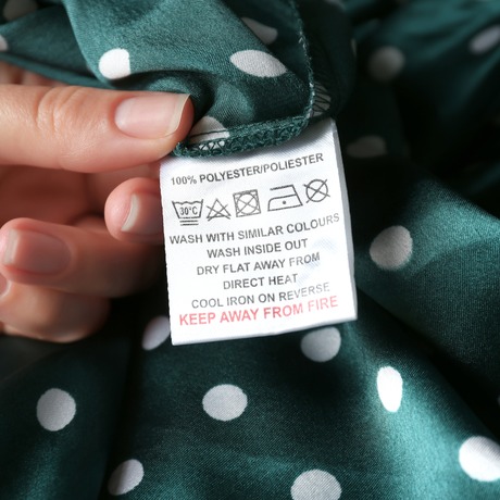 Jak prać poliester i jak go wyprasować?