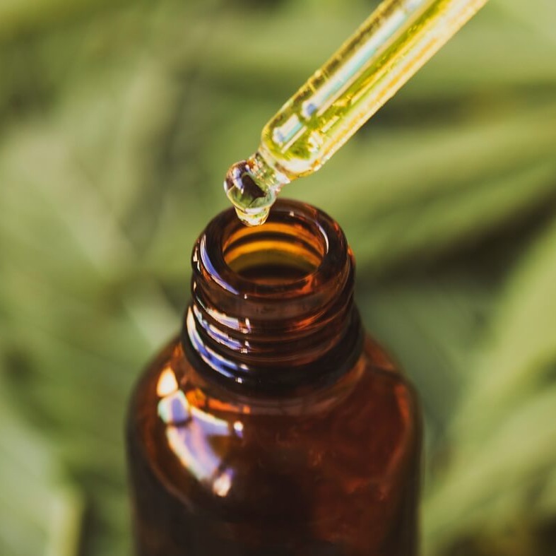 Olejek CBD – chwila równowagi dla Twojej skóry. Jak działa?