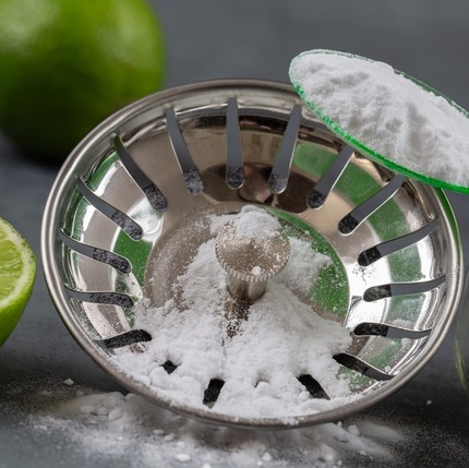 Jak odetkać mocno zatkany zlew – domowe metody