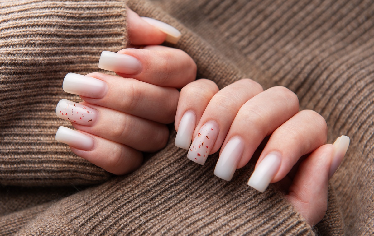 Milky nails z drobinkami