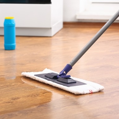 Czym myć panele podłogowe żeby błyszczały i były bez smug?