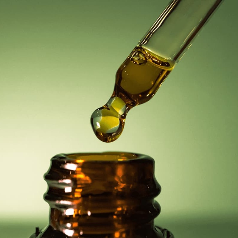 Koenzym Q10 – jakie ma właściwości? Kosmetyki i suplementy