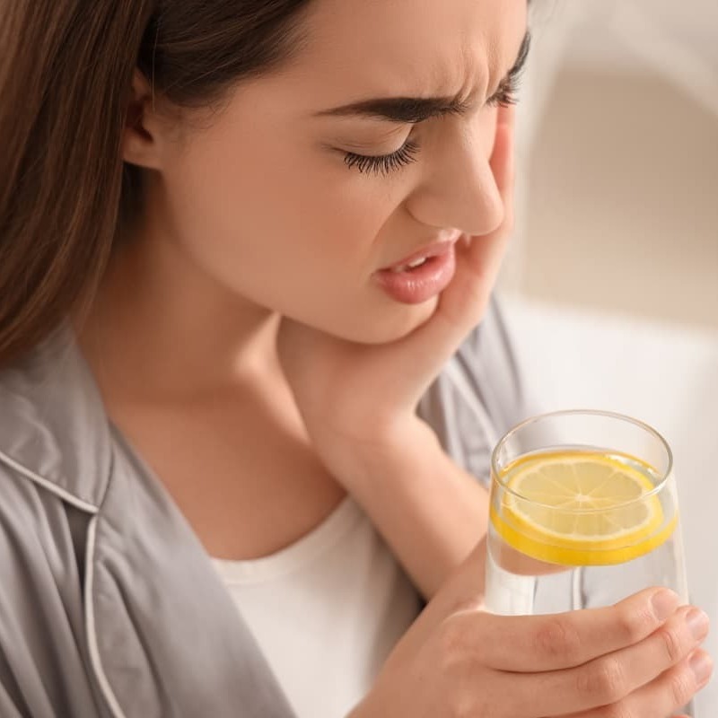 Nadwrażliwość zębów – co pomaga na dokuczliwe objawy?