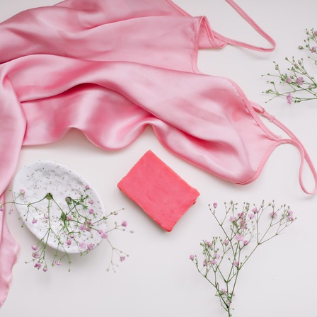 Jak prać, prasować i suszyć jedwab?