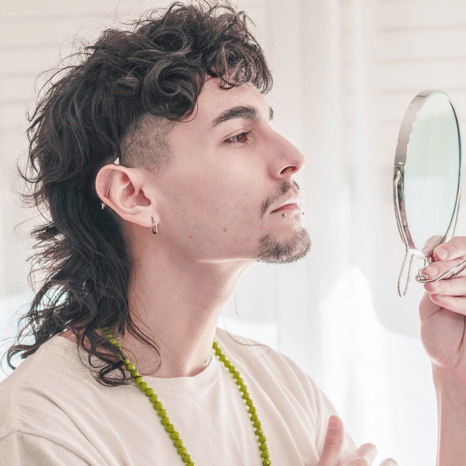 Mullet hair – czy kultowa fryzura lat 80. znów podbija trendy?