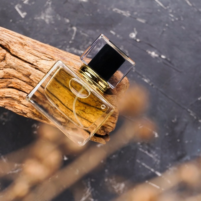 Perfumy dymne – ranking najpiękniejszych zapachów dla Niej i dla Niego