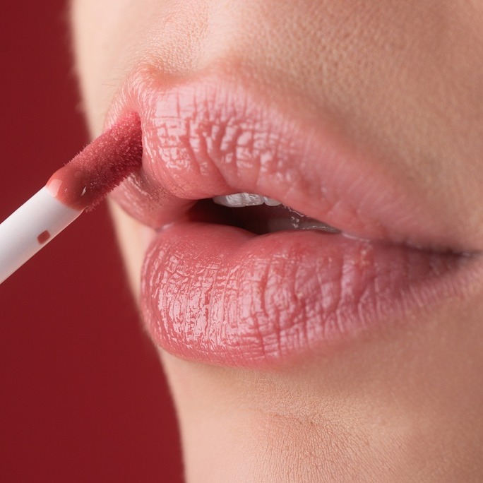 Najlepszy tint do ust - jak wybrać idealny produkt dla siebie?