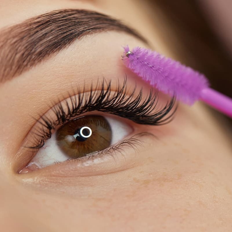 Marzysz o gęstszych i zdrowszych rzęsach? Sprawdź, jak poprawić ich kondycję