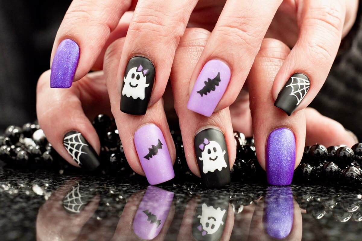 halloween_manicure_z_duszkami.jpg