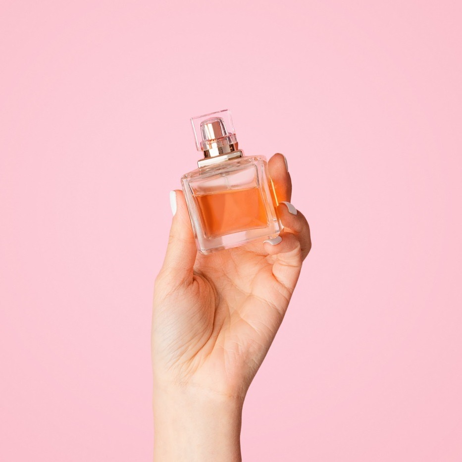 Najładniejsze perfumy damskie do 200 zł – ranking propozycji na prezent (i nie tylko)!