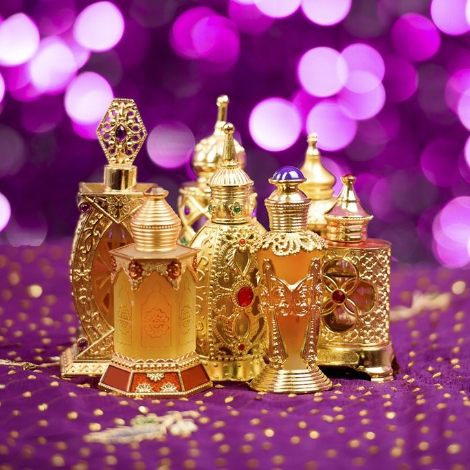 Śladami orientalnych zapachów – poznaj arabskie marki perfum, które pokochasz 