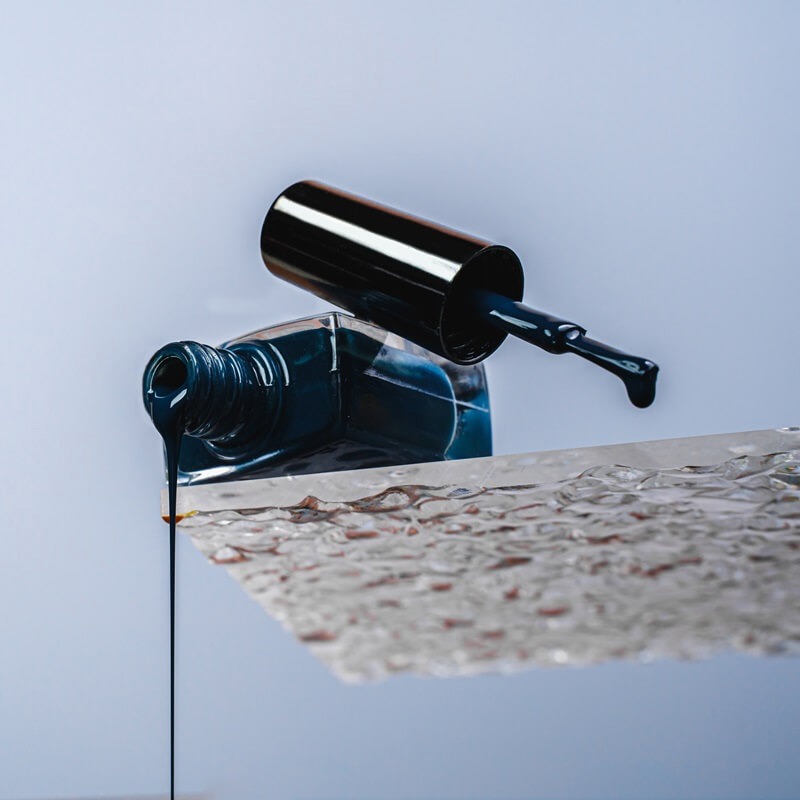 Glass nails, czyli szklane paznokcie. Jak osiągnąć ten koreański efekt?