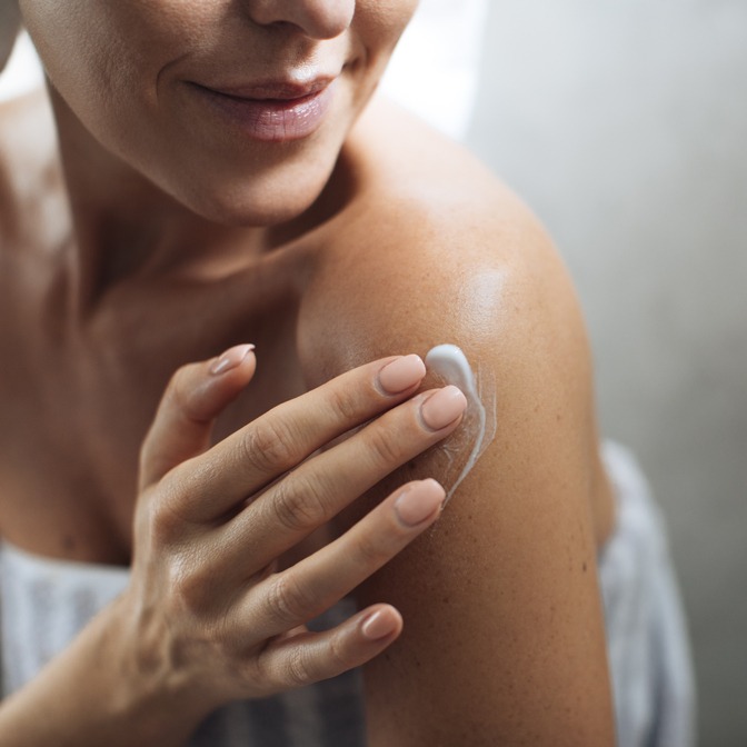 Pantenol – co to jest, jak stosować i na oparzenia – przewodnik dla skóry i włosów